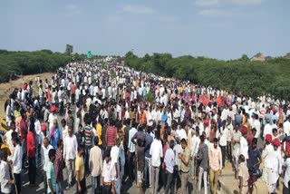 किसानों ने राष्ट्रीय राजमार्ग किया जाम