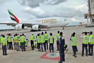 kempegowda-airport-witnessed-historic-moment-world-largest-plane-landed