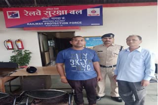 Security personnel saved the life of a passenger in Ujjain