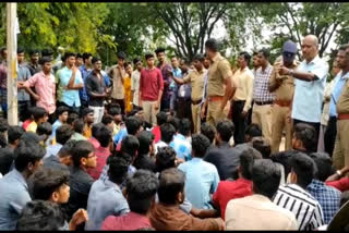 கோவை அருகே தனியார் கல்லுரி முதல்வர் மாணவியை தகாத வார்த்தையால் திட்டியதால் பரபரப்பு