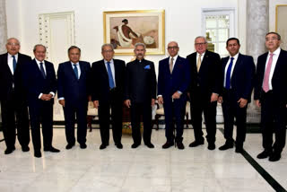 Jaishankar meets eminent foreign policy thinkers in Egypt