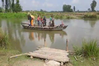 locals-of-raiganj-khalsi-area-demand-bridge-on-kulik-river
