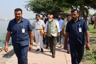 Delhi Lt Governor visits Bhalswa Lake