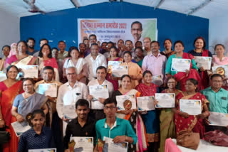 Health Minister banna gupta Jamshedpur visit honored  teachers students in pratibha samman samaroh 2022