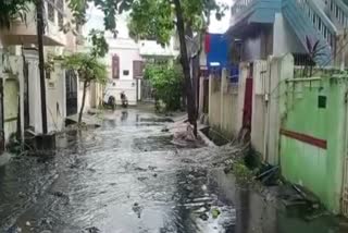 drain water entering in house due to heavy rainfall in berhampur