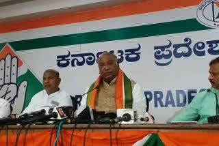 No shame in taking advice and support from Gandhis, says Kharge ahead of Prez polls