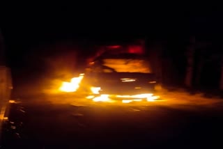Naxalites set fire to Orchha road