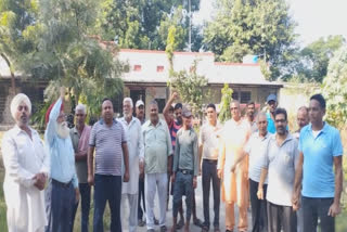 Outcry among the people over the relocation of the post office in Hoshiarpur, local residents protested against the government.