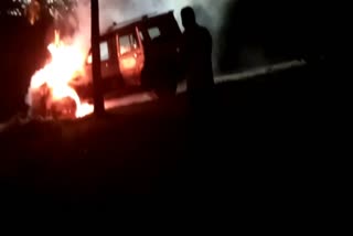 Fire breaks out in running vehicle in Dhanbad