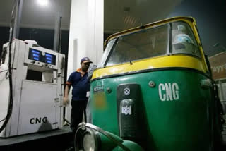 Ahead of polls, Gujarat govt slashes VAT on CNG and PNG, announces free gas cylinders under Ujjwala Scheme