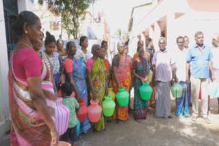 குடிநீர் ஆறு மாதம் வராததால் பொதுமக்கள் காலி குடங்களுடன் திரண்டனர்!