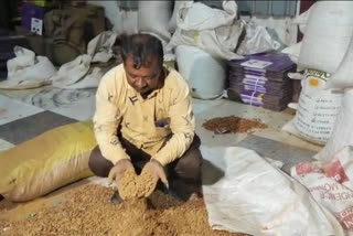 Action against adulterated dry foods and spices in Jaipur, samples taken from karni vihar factory