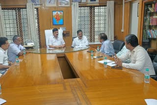 CM delegation to center for Sharavati victims