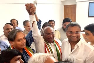 congress-president-election-shashi-tharoor-meets-mallikarjun-kharge