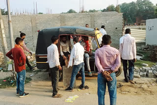 Pickup van collides with truck in aurangabad