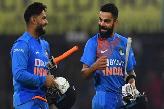 റിഷഭ് പന്ത്  വിരാട് കോലി  Virat Kohli  Rishabh Pant  T20 World Cup  ടി20 ലോകകപ്പ്  ഇന്ത്യ പാകിസ്ഥാൻ  India vs Pakistan  വിക്കറ്റ് കീപ്പർ ബാറ്റർ റിഷഭ് പന്ത്  കോലിയെക്കുറിച്ച് റിഷഭ് പന്ത്  Rishab Pant about Virat Kohli  കിങിനൊപ്പമുള്ള നിമിഷങ്ങൾ പങ്കുവെച്ച് പന്ത്  ദേശീയ ഗാനം