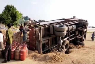 Gas cylinder lorry acciedent