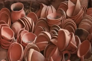 UP: Agra district jail inmates to prepare 1 lakh diyas using cow dung for Diwali