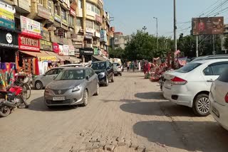 Dwarka Sector 6 shopkeepers not decorated shops