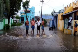 வீடுகளில் புகுந்தது மழைநீர்