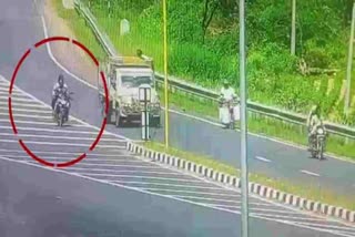 two wheeler hit divider