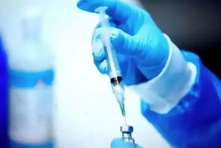 بھارت میں اب تک 219.53 کروڑ سے زیادہ ویکسین لگائی گئیں