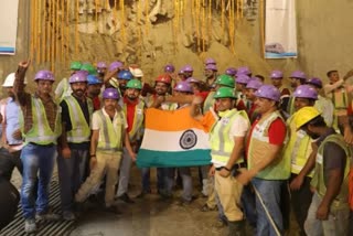 breakthrough of first tunnel of delhi ghaziabad