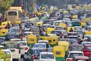 دیوالی کے دوران ٹریفک قوانین کی خلاف ورزی پر کوئی جرمانہ نہیں، حکومت کا اعلان