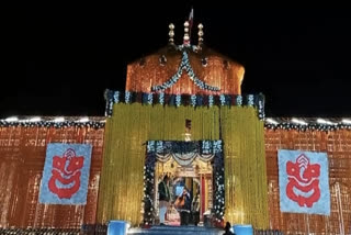 badrinath temple decorated by flowers for diwali festival 2022