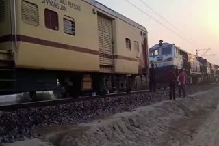 Coaches separated from running train