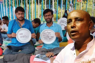 if-you-sit-on-dharna-stage-you-will-not-get-jobs-says-food-minister-rathin-ghosh