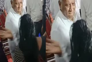 Woman slapped incident  Karnataka minister apologises  slapping woman incident  സ്‌ത്രീയെ മുഖത്തടിച്ചതില്‍ കര്‍ണാടക മന്ത്രി  കര്‍ണാടക മന്ത്രി  കര്‍ണാടക മന്ത്രിയുടെ വിചിത്ര ക്ഷമാപണം