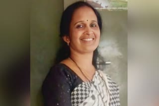 Idukki  Housewife  Housewife dies shawl ties around the neck  കഴുത്തില്‍ ഷാൾ കുരുങ്ങി  വീട്ടമ്മ മരിച്ചു  ഇടുക്കി  മീന്‍കെട്ട്  മെറ്റിൽഡ  മൃതദേഹം