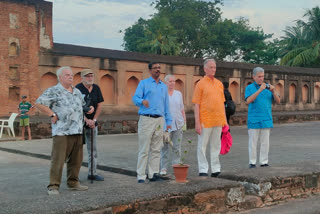 Foreigner visit Sahibganj Jama Masjid or Baradwari