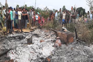 Three month old girl died due to fire in hut in Dumka