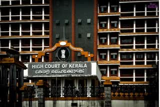 Kerala HC  Kerala High Court  Kerala High Court governor vc issue  vice chancellor governor arif muhammed khan  വിസിമാർക്ക് തത്കാലം തുടരാം  ഗവർണറുടെ നടപടി  ഹൈക്കോടതിയുടെ ഇടക്കാല ഉത്തരവ്  ജസ്റ്റിസ് ദേവൻ രാമചന്ദ്രൻ  വൈസ് ചാൻസലർ  കാരണം കാണിക്കൽ നോട്ടീസ്  ഗവർണർ കാരണം കാണിക്കൽ നോട്ടീസ്