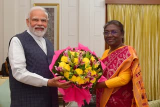 prime minister Narendra Modi met president Droupadi Murmu greeted diwali wish