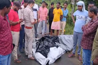 Road Accident in Dhanbad full of priests auto overturned