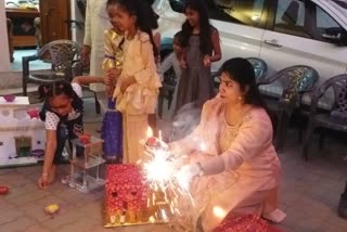 पटना में अल्पसंख्यक समाज ने मनाई दीपावली