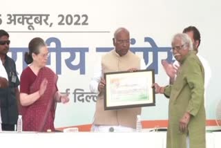 mallikarjun-kharge-take-charge-as-congress-president shashi tharoor sonia gandhi rahul gandhi congressEtv Bharat