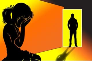 Etv BharatPolice help for treating minor rape victim  സഹായ ഹസ്‌തവുമായി പൊലീസ്  ഉത്തര്‍പ്രദേശിലെ കനോജില്‍  കനോജ്  police personals turn Samaritan  കനോജിലെ പീഡനം  rape victim in Kannauj