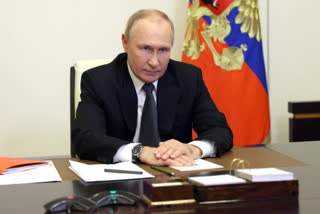 Putin monitors drills of country's strategic nuclear forces