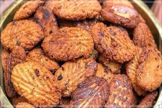 How to make thekua for Chhat puja 2022