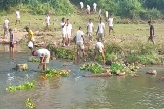 irb-9-jawans-cleaned-chhath-ghat-in-dhanbad