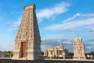 largest Hindu temple in North Carolina  North Carolina royal gateway  Hindu temple in North Carolina  North Carolina Hindu temple royal gateway  നോർത്ത് കരോലിന ഗവർണറായ റോയ്‌ കൂപ്പർ  ശ്രീ വെങ്കിടേശ്വര ക്ഷേത്രം നോർത്ത് കരോലിന  നോർത്ത് കരോലിന ഹിന്ധു ക്ഷേത്രം  പുതിയ ഗോപുരം നോർത്ത് കരോലിന  പുതിയ ഗോപുരം ഉദ്ഘാടനം  നോർത്ത് കരോലിന  നോർത്ത് കരോലിനയിലെ ശ്രീ വെങ്കിടേശ്വര ക്ഷേത്രം  ഐക്യത്തിന്‍റെയും സമൃദ്ധിയുടെയും ഗോപുരം  royal gateway  റോയൽ ഗേറ്റ്‌വേ