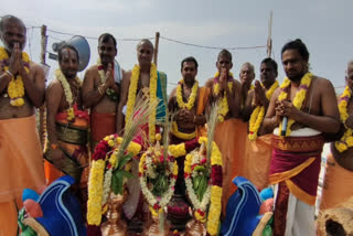 வீடியோ:கோவை அருகே நூற்றாண்டு பழமை வாய்ந்த மாரியம்மன் கோவில் கும்பாபிஷேகம் விழா
