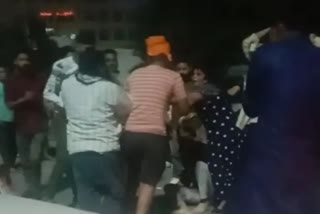 youths-beat-up-businessman-and-pregnant-wife-in-jaipur-video-viral