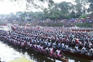 Thazhathangadi Champions Boat League  Champions Boat League  ചാമ്പ്യൻസ് ബോട്ട് ലീഗ്  താഴത്തങ്ങാടി ചാമ്പ്യൻസ് ബോട്ട് ലീഗ്  മഹാദേവികാട് കാട്ടിൽ തെക്കേതിൽ ചുണ്ടൻ  ചുണ്ടൻ വള്ളം  മീനച്ചിലാറ് വള്ളംകളി  വെപ്പ് വള്ളം  ഇരുട്ടുകുത്തി വള്ളം  ഇരുട്ടുകുത്തി ലൂസേഴ്‌സ്  മന്ത്രി റോഷി അഗസ്റ്റിൻ