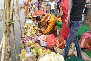 भलस्वा झील पर साफ सफाई देखकर गदगद हुए श्रद्धालु