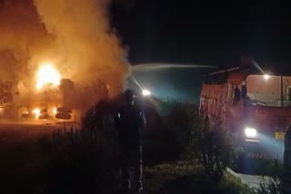 fire in overturned truck in shivpuri